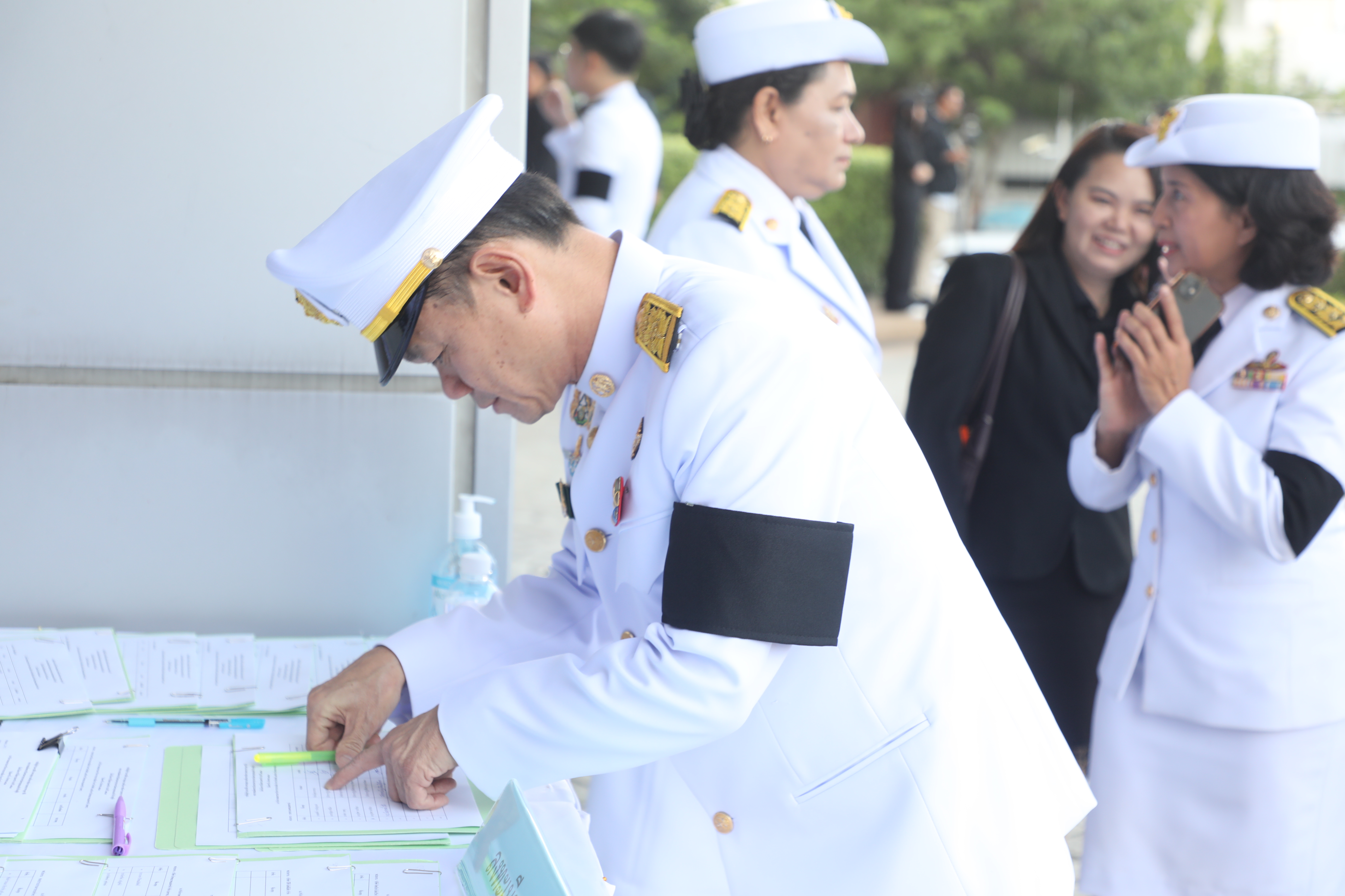 title - ส.ป.ก. ร่วมพิธีวางพานพุ่มถวายเครื่องราชสักการะ พระบรมราชานุสาวรีย์พระบาทสมเด็จพระปรมินทร มหาจุฬาลงกรณ์ พระจุลจอมเกล้าเจ้าอยู่หัว เนื่องในวันสื่อสารแห่งชาติ ประจำปี 2569
